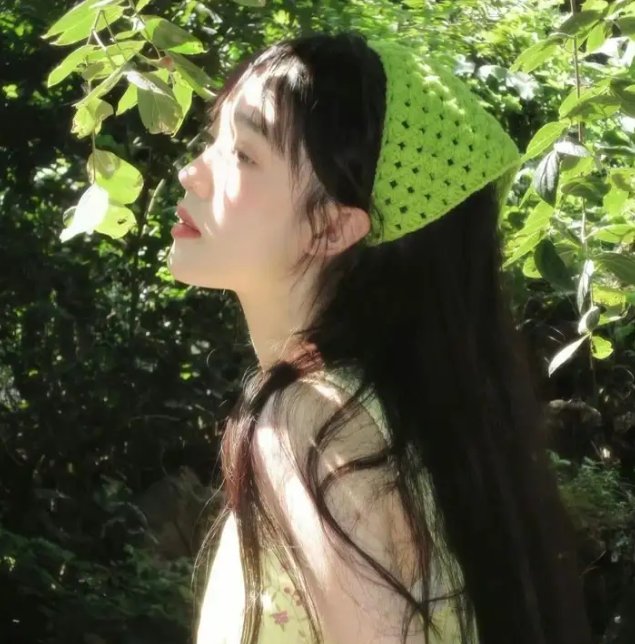 穿着旗袍的女孩